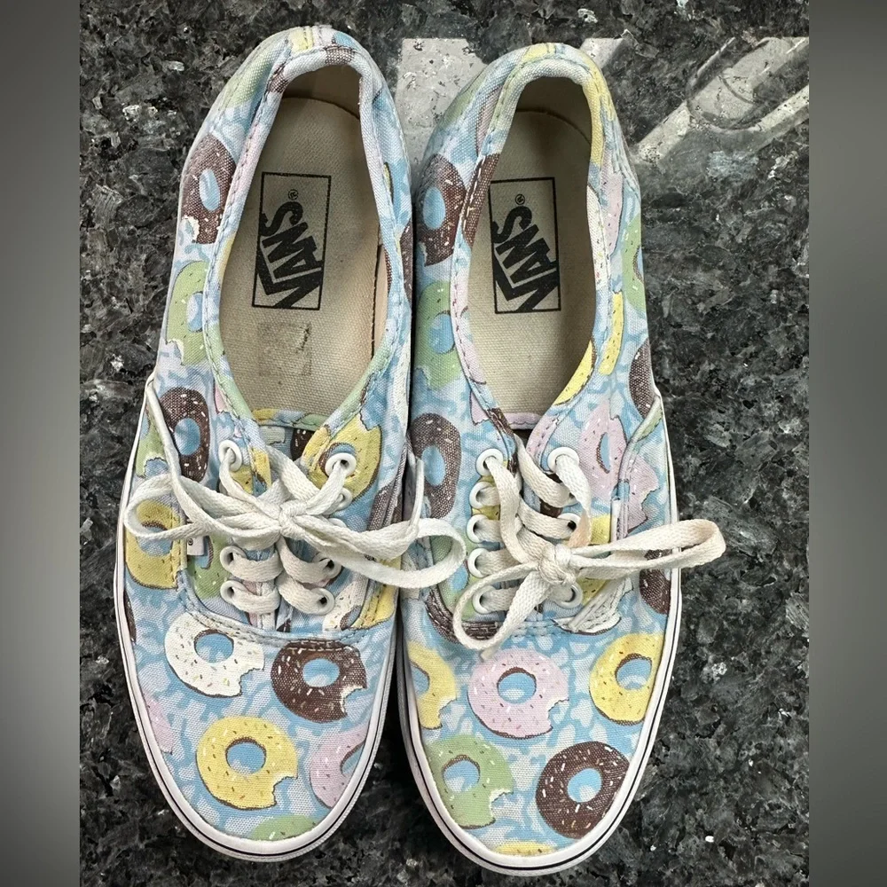 VANS RARE Authentic Donuts Munchies Sprinkles Shoes Size 7.5 Men's 9 Women's